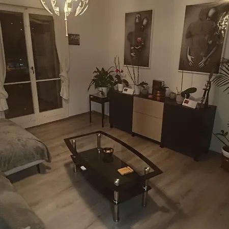 Schoene Mit Grosse Terasse *