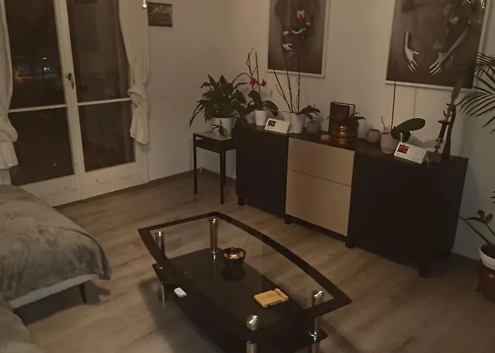 Schoene Mit Grosse Terasse *